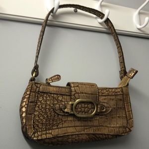 Pretty little textured handbag 👜 Bronze color